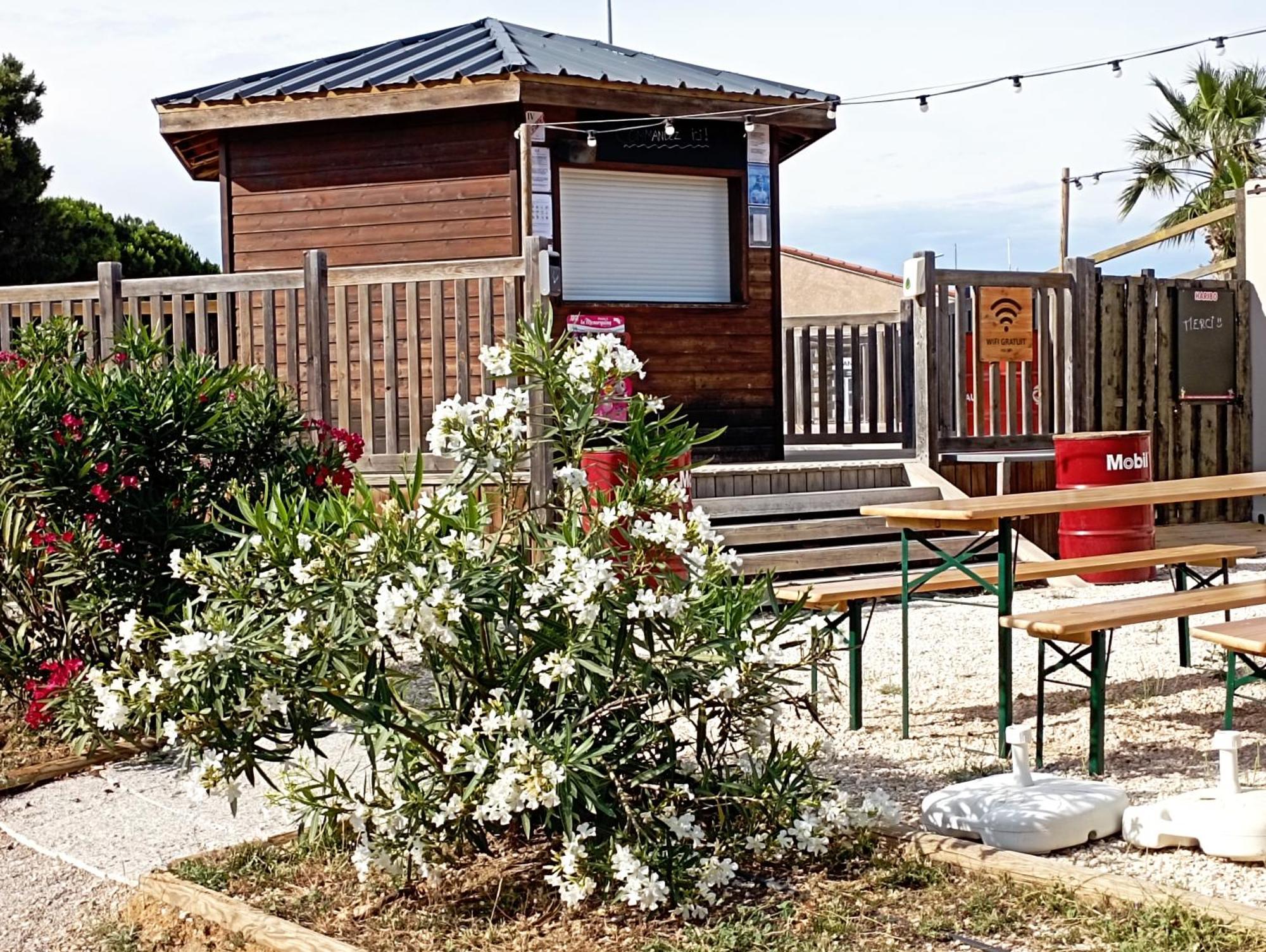 Camping A Port La Nouvelle Экстерьер фото